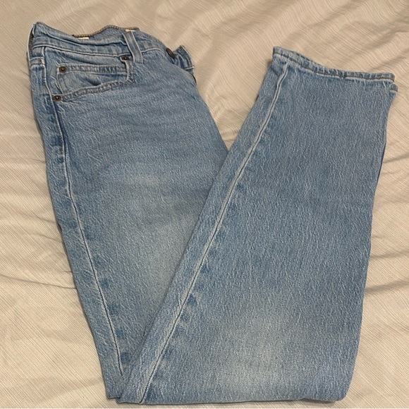 Levi's High Rise Straight Leg Women’s Jeans - Picture 2 of 4